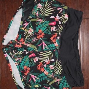 Athletic/running shorts